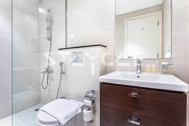Hot summer deal Furnished 1Br flat in Business Bay @ 6000 pm