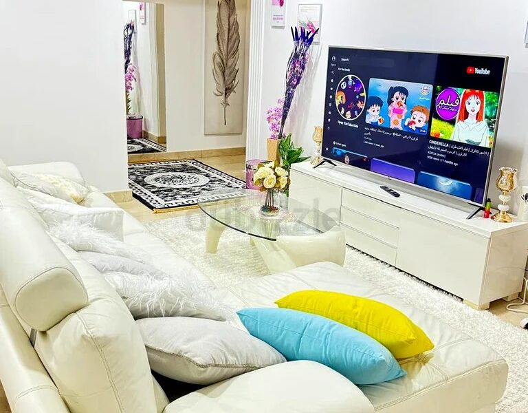 Ladies Room for rent in Dubai marina