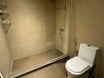 Cozy private room with balcony for female in JVC