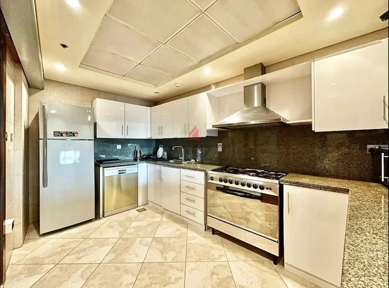 LUXURY MALE Bedspace | NEAR to METRO