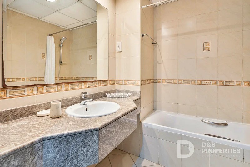 1 BR Apt Marina View | Large Balcony | Bright and Spacious