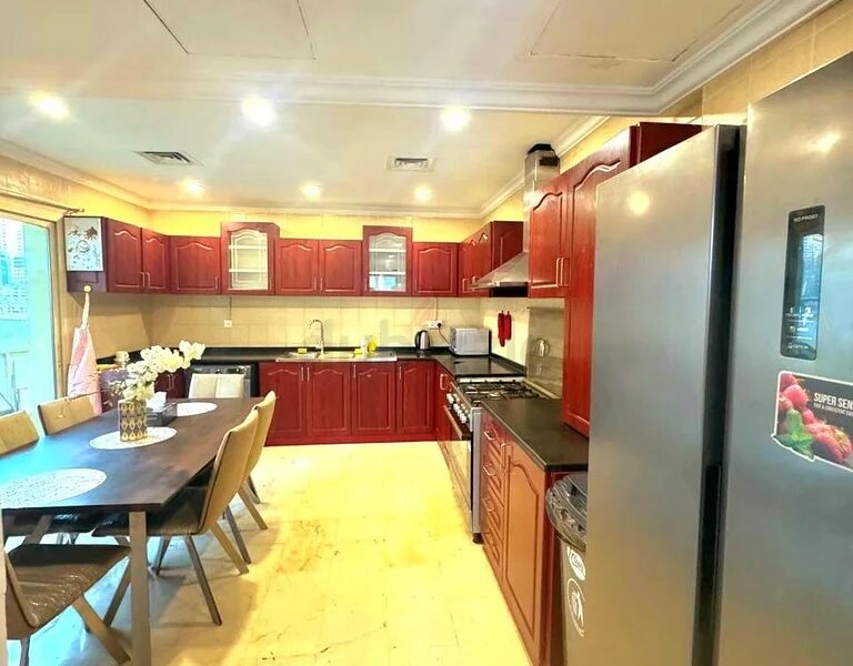 Female Bed space in Dubai marina