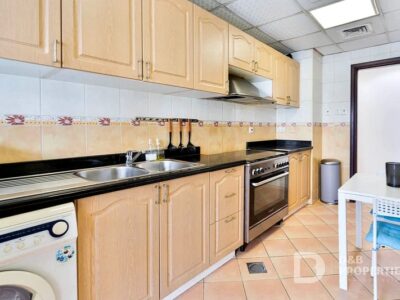 1 BR Apt Marina View | Large Balcony | Bright and Spacious