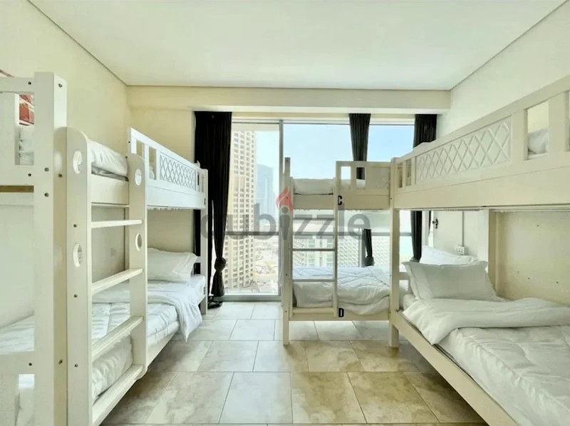 LUXURY MALE Bedspace | NEAR to METRO