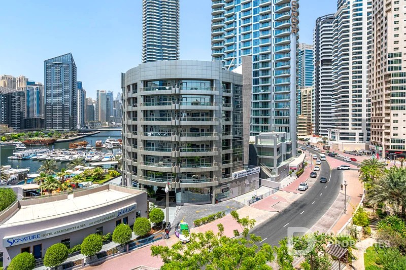 1 BR Apt Marina View | Large Balcony | Bright and Spacious
