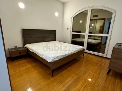 Spacious private room with balcony for Single Female in JVC