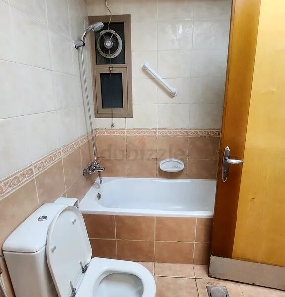 Bedspace for female in mankhol Behind speinney