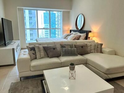 Luxury master bedroom room marina