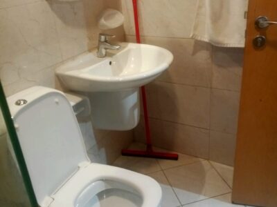 Bedspace in Master room with attached bathroom in JVC @ 1500